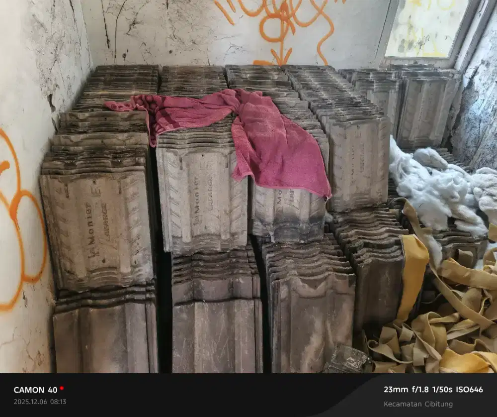 Genteng beton bekas bongkaran rumah +-300 pcs