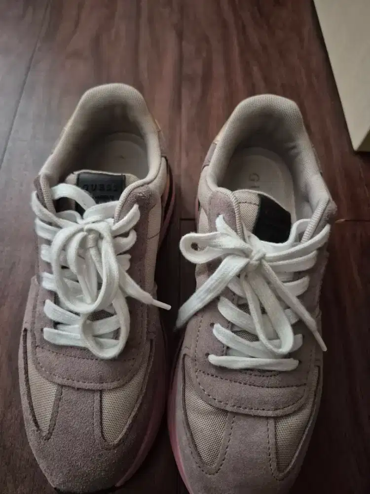 Sepatu guess ori