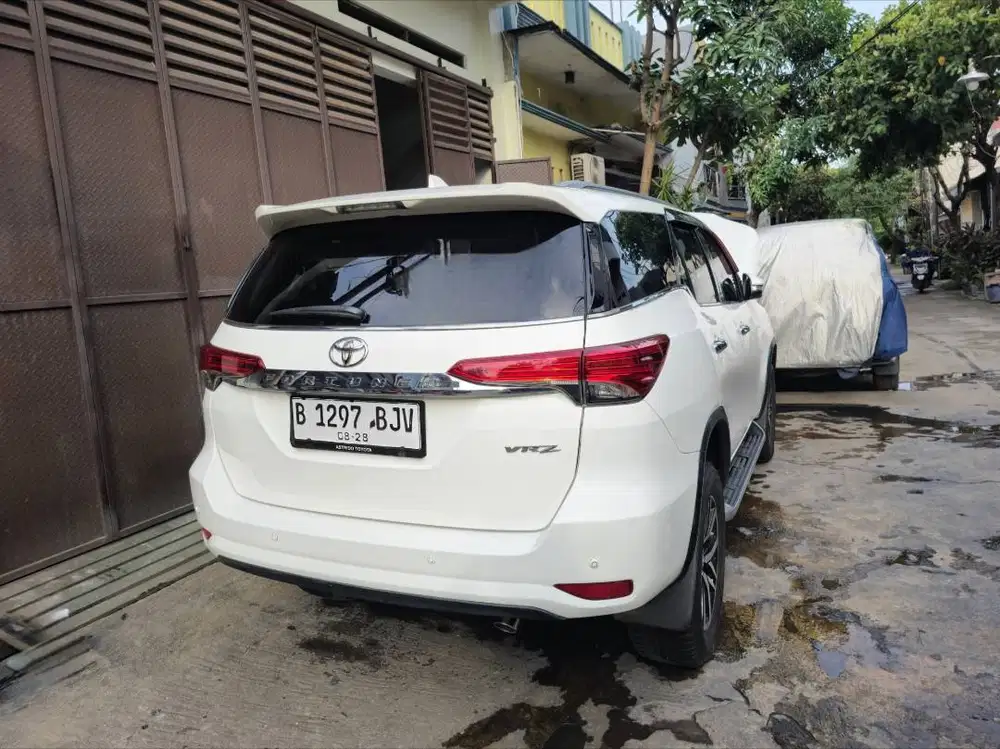Toyota Fortuner VRZ Diesel Solar Matic AT Tahun 2018 Putih , 2019