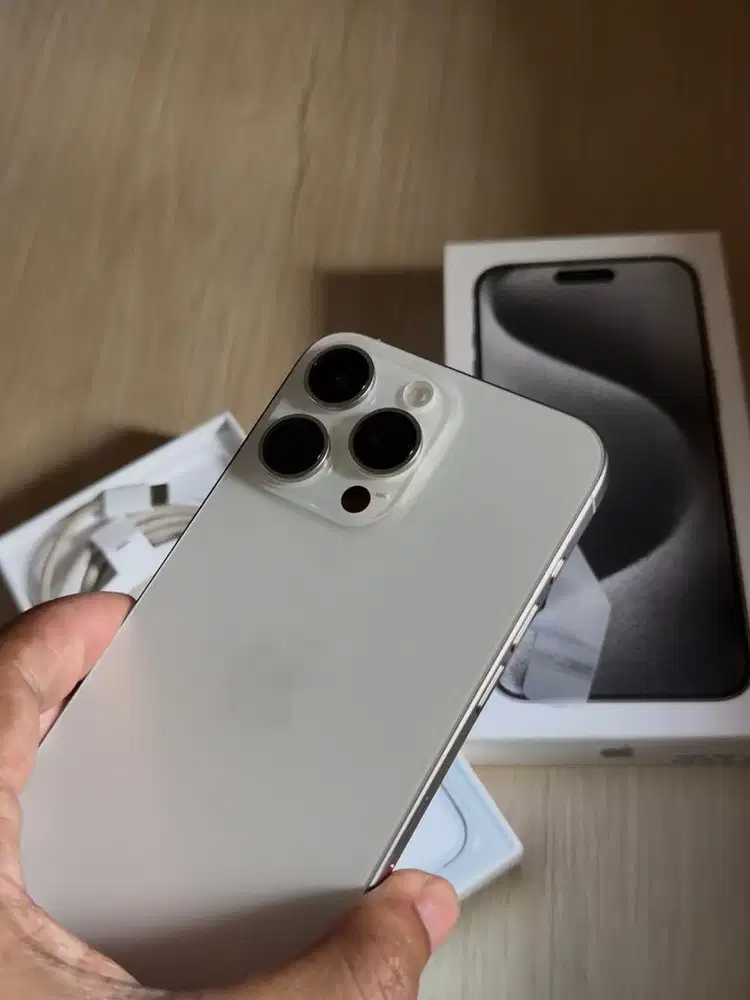 Iphone 15promax 256gb white titanium
