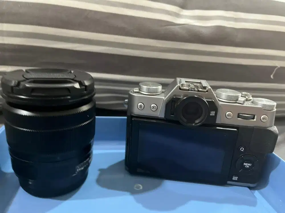 CAMERA FUJIFILM XT 20 DAN LENSA