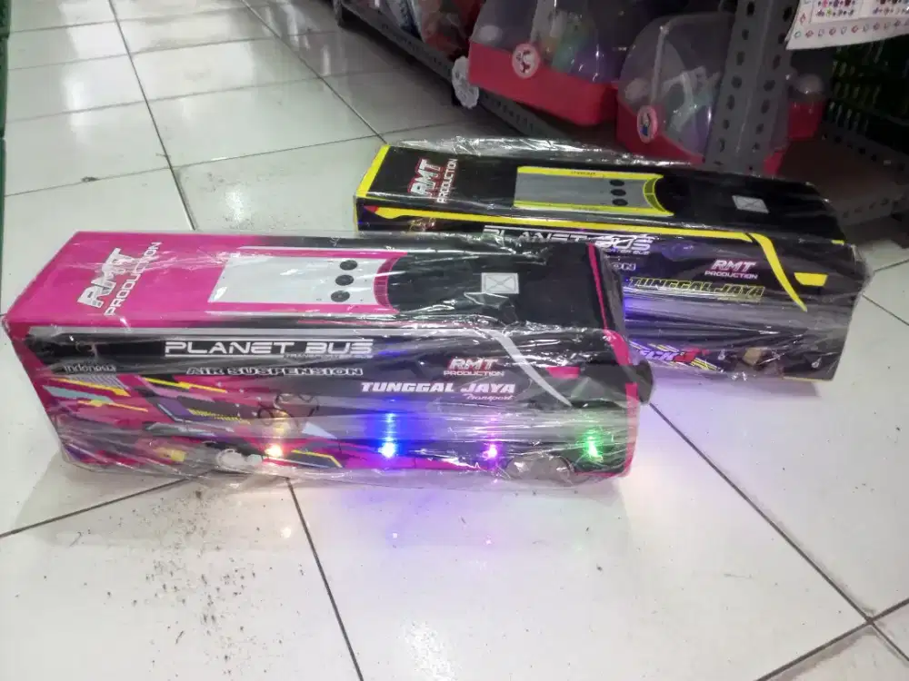 Mainan anak bis kayu oleng led