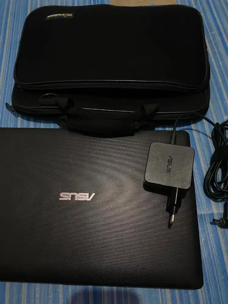 Laptop asus X200M