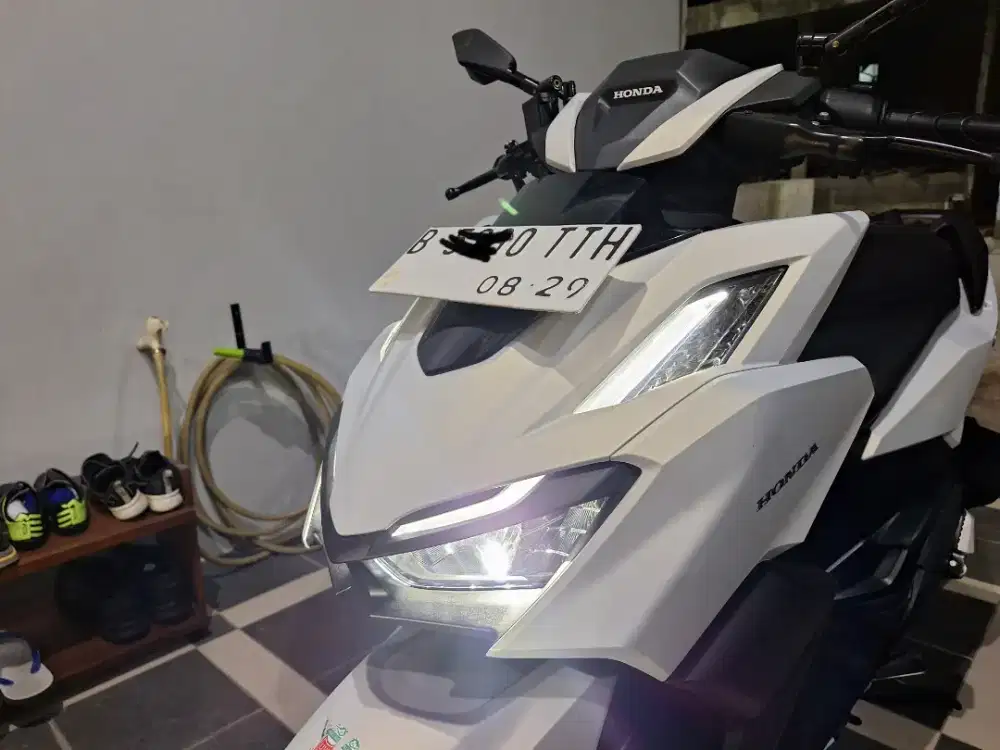 Vario 160 2024 putih
