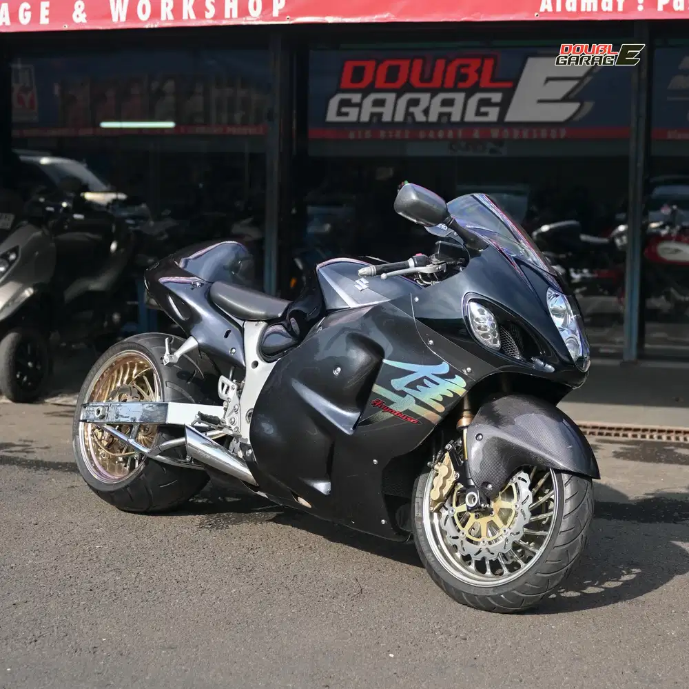 SUZUKI HAYABUSA 1300 2006 HITAM  FULLPAPER FULL MODIFIKASI
‎