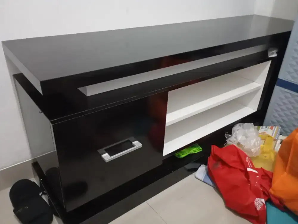 Dijual cepat meja TV bahan multiplex