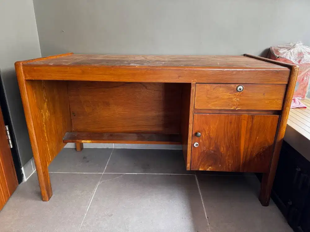 Meja Kerja Bahan Jati