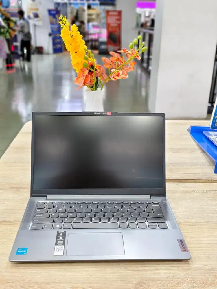LAPTOP  LENOVO IDEAPAD SLIM 3