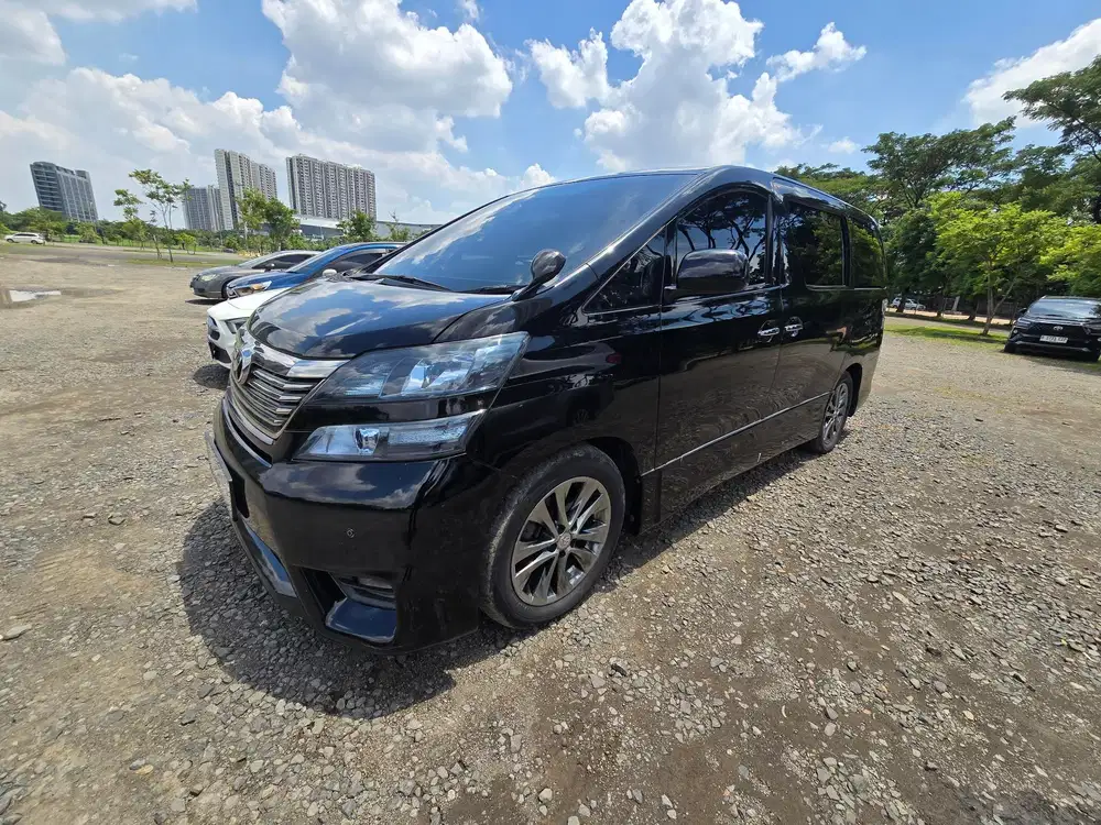 Toyota Vellfire 2010