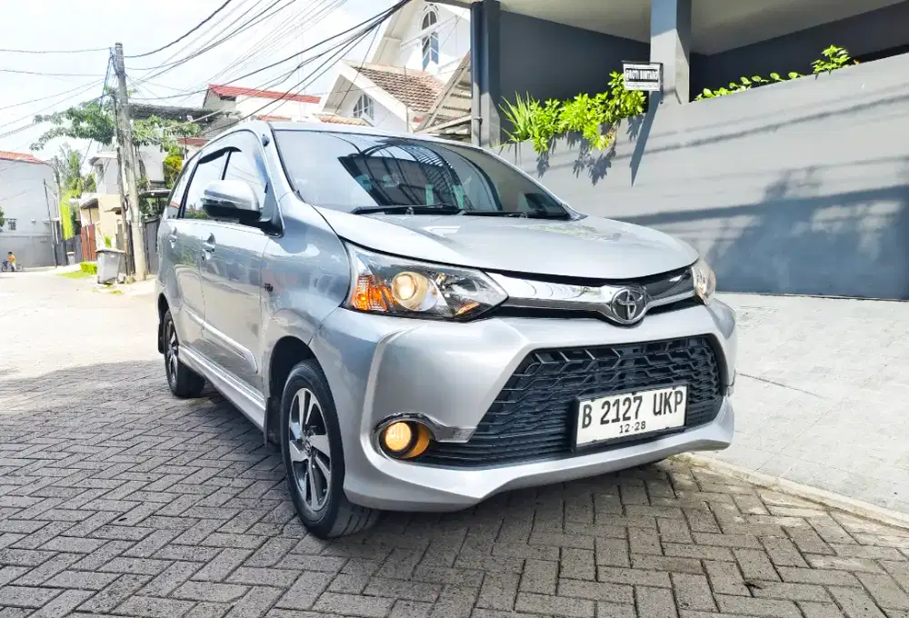 VELOZ 1.5 Automatic THN 2018 Tangan 1