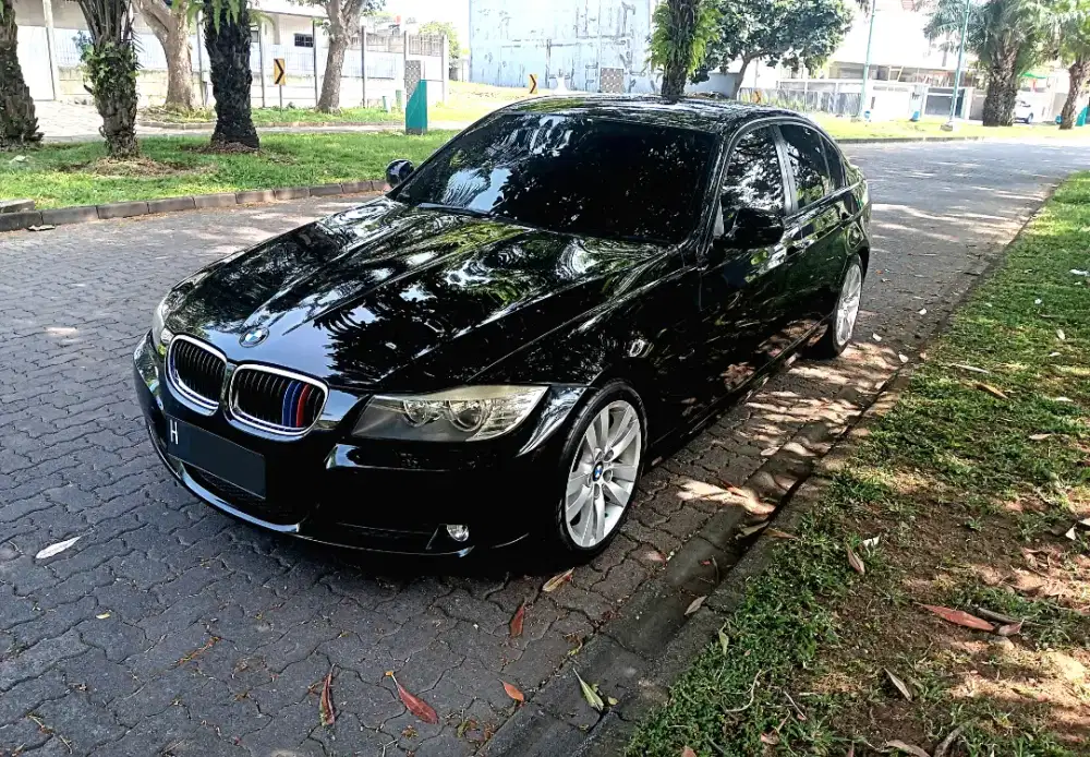 BMW 320i E90 LCI 2011 facelift