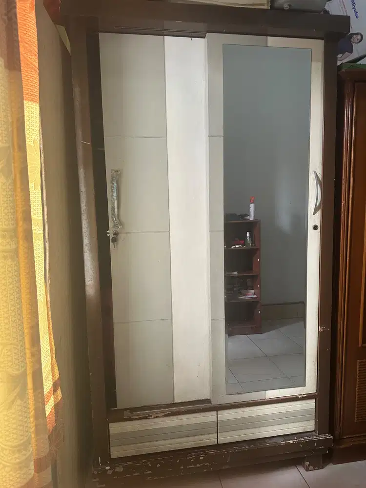 Lemari 2 pintu geser