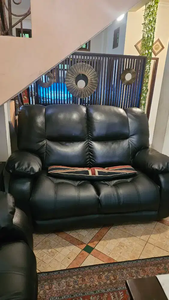 Edisi pimdahan jual sofa lemari
