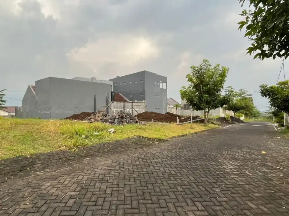 Tanah SHM Siap Bangun Akses Mobil 1 Menit ke UIN 3, Precet Dau