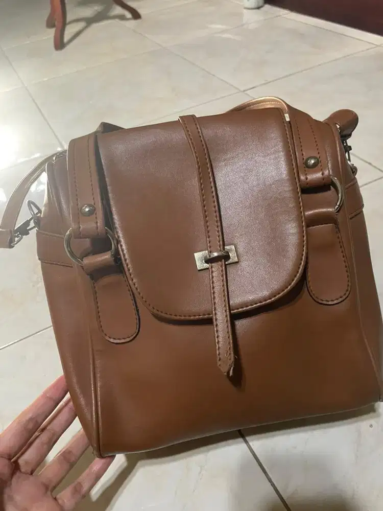 Tas Bekas kulit sintetis