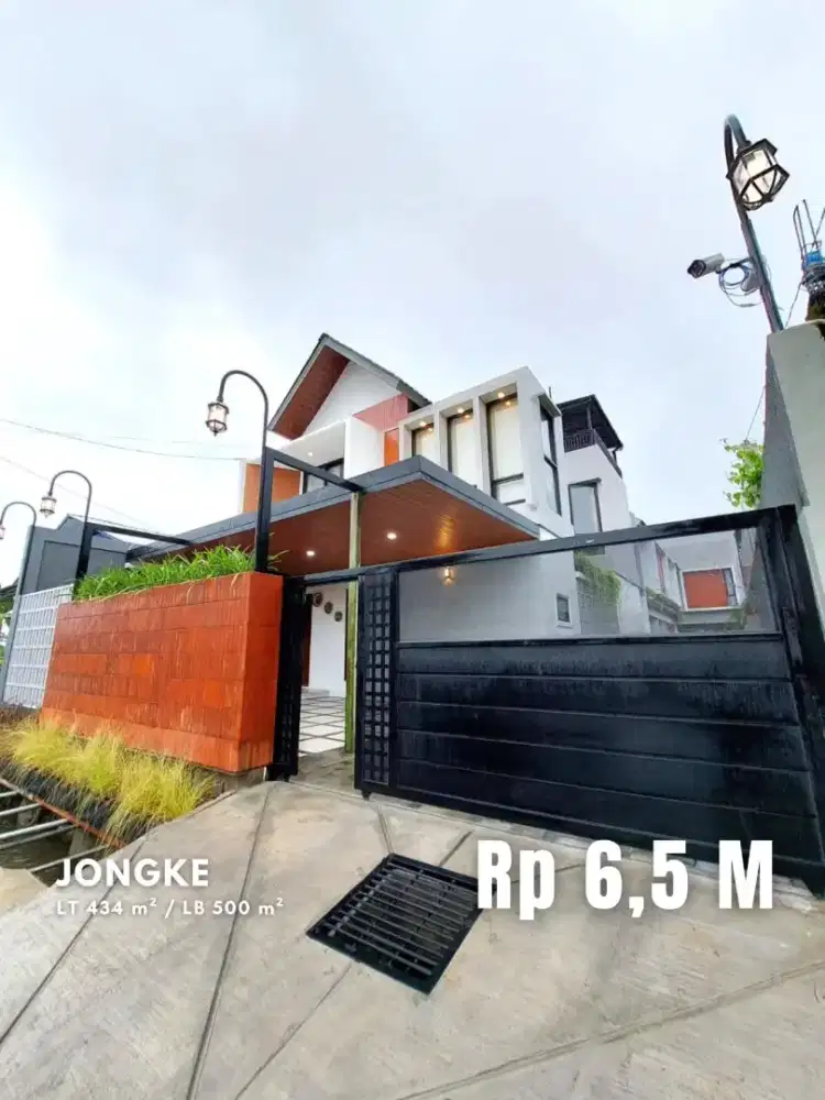 Dijual Rumah Induk dan 3 Villa dekat Hyatt Regency Palagan