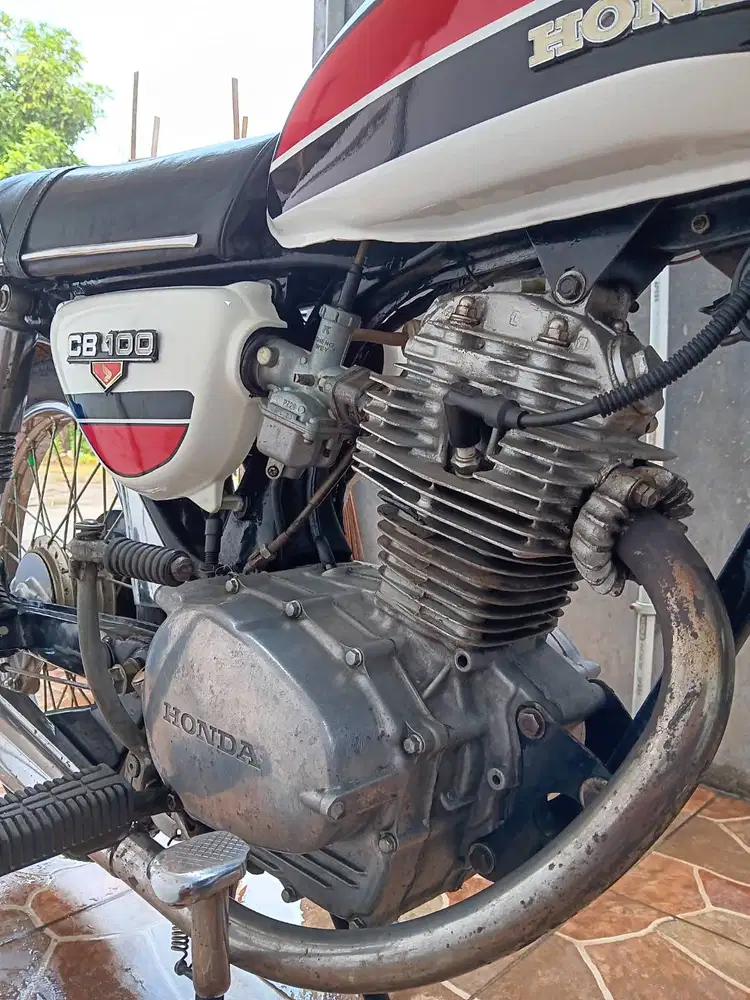 DIJUAL HONDA CB100 1973