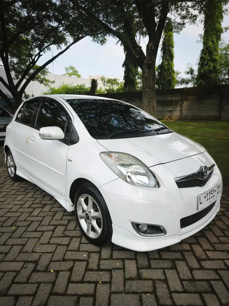 Toyota Yaris S limited 2010 putih matic low KM