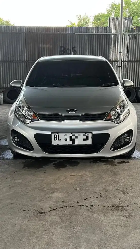 KIA RIO Hatchback