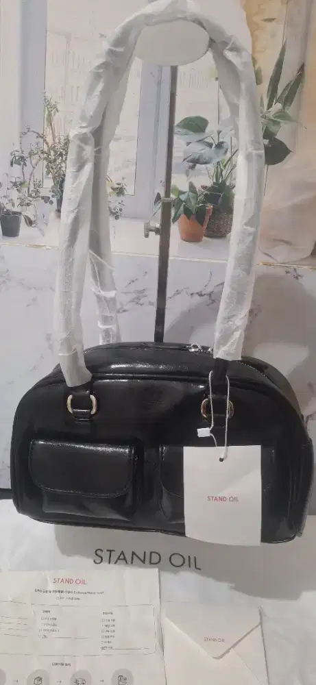 Stand oil chubby bag