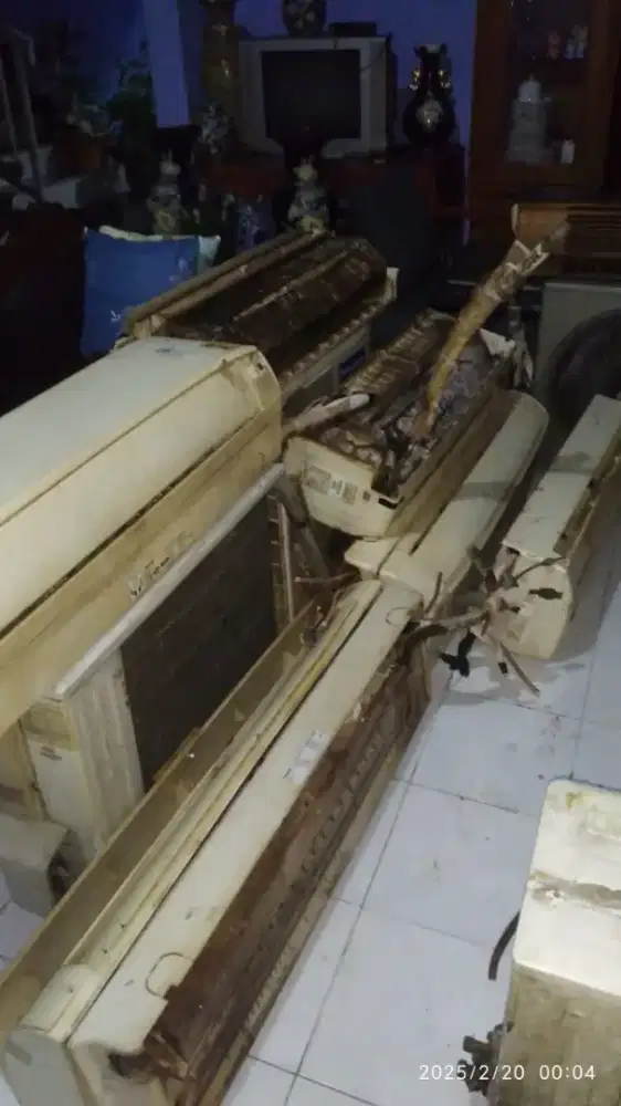 Terima ac bekas rusak