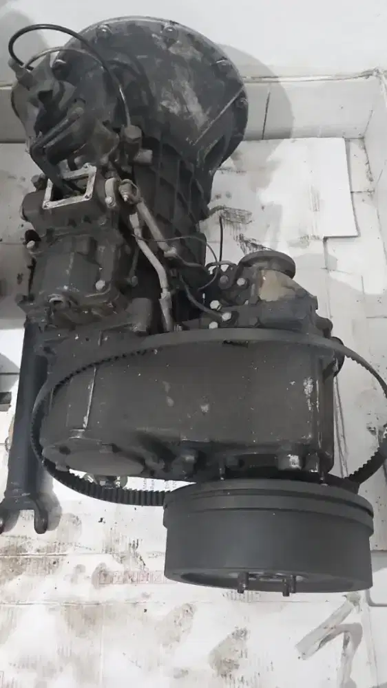 Asisten mekanik dan mekanik