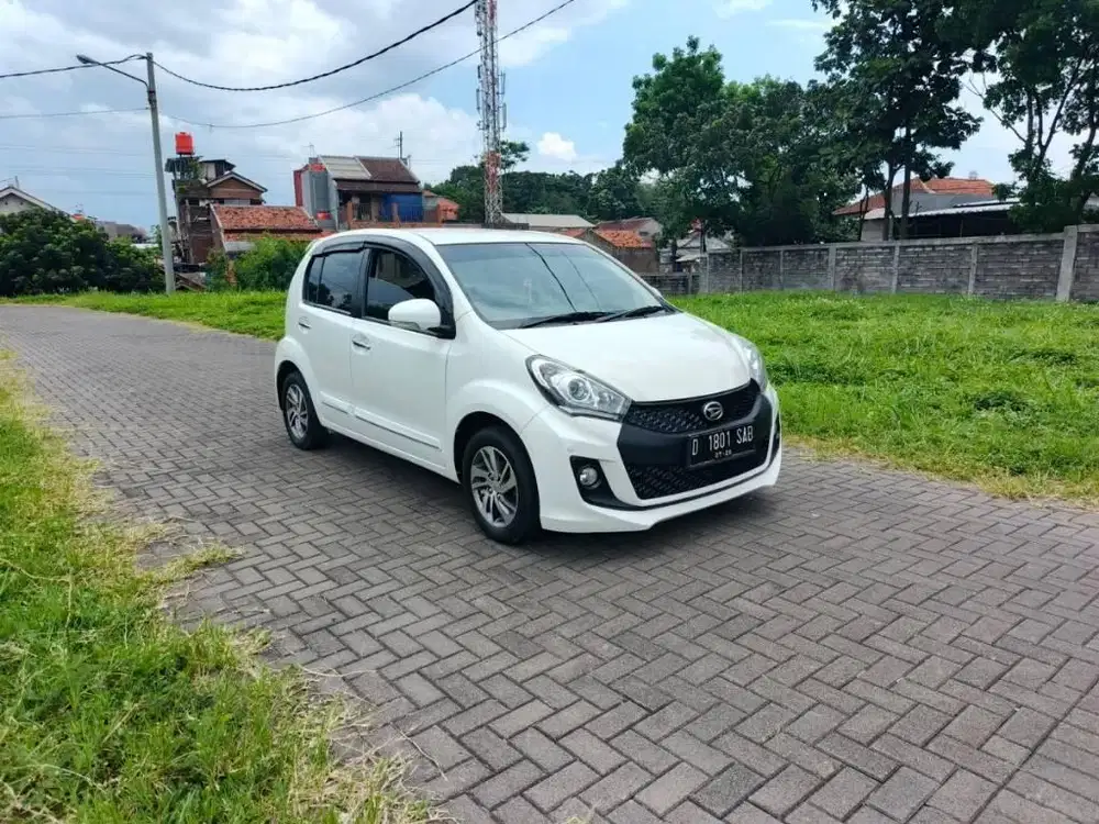 Daihatsu new Sirion RS manual 2016 DP 2jtan