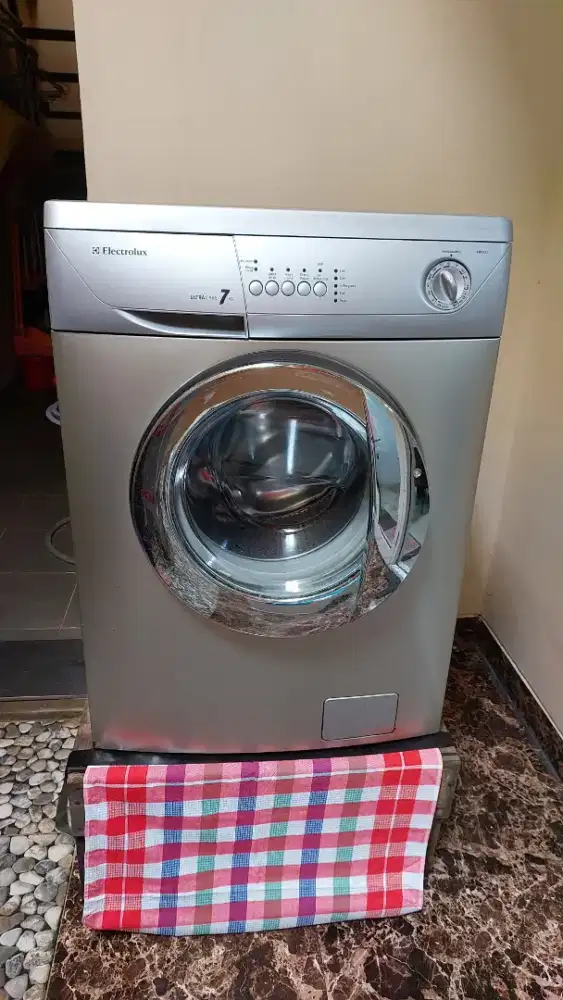 MESIN CUCI ELECTROLUX