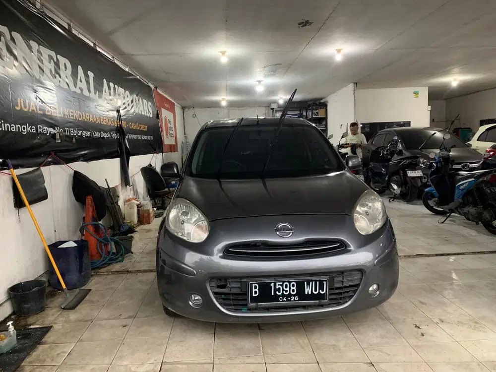 Terlaris !! Nissan march 1.2xs matic 2012 kondisi siap pakai