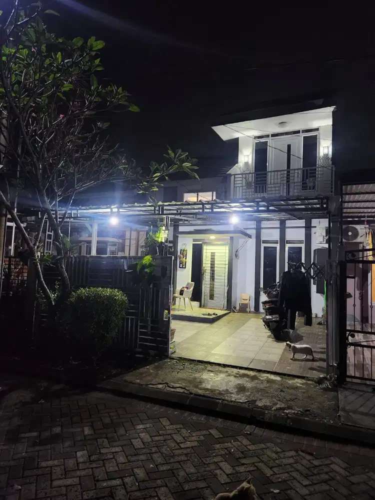 Cluster semi real estate