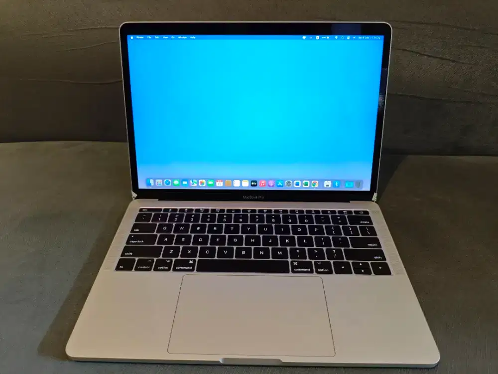 Macbook Pro 2017, core i5 8/500 GB SSD
