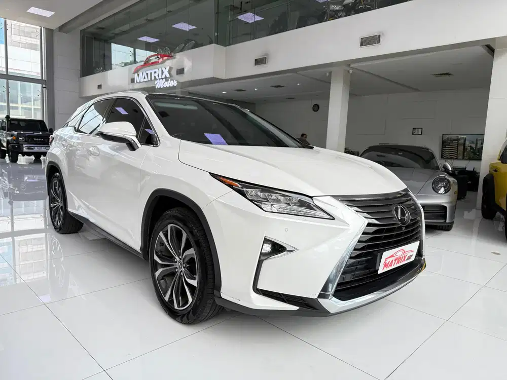 LEXUS RX300 2018 White KM 33rb Antikk Very Good Condition.