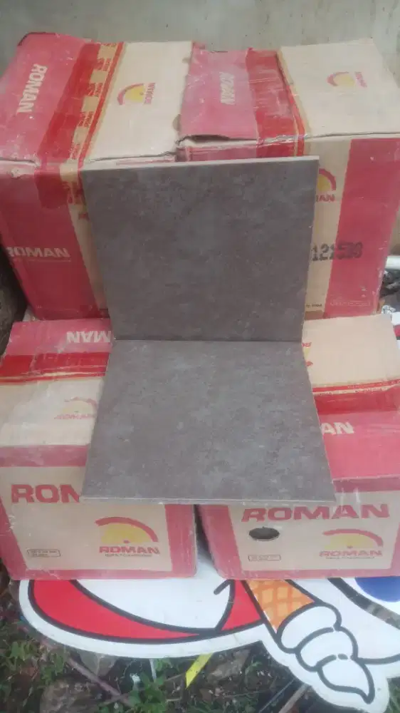 Keramik lantai kamar Mandi