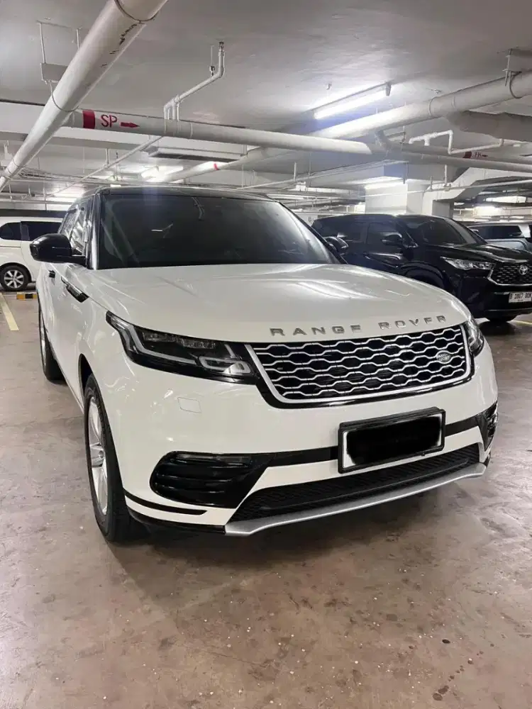 Range Rover Velar 2018 very low KM