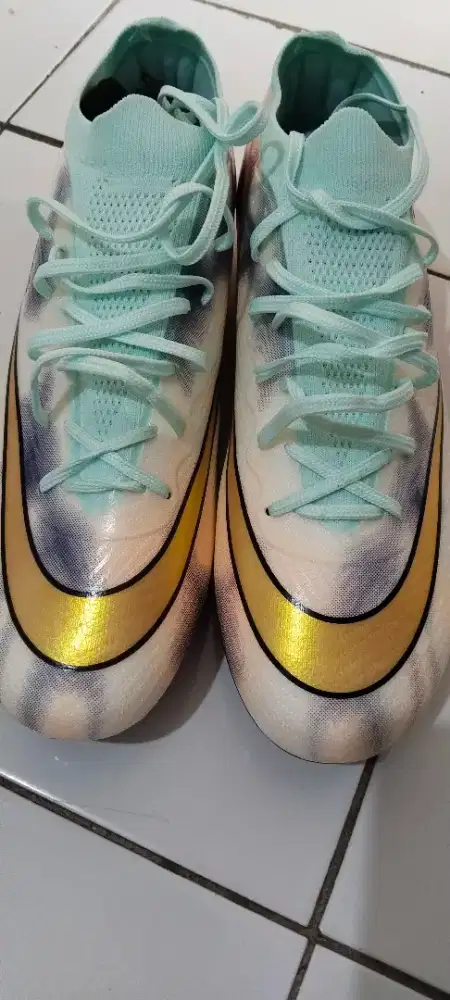 Sepatu Bola Dewasa Size 43