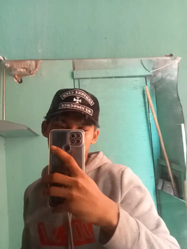 Mencari pekerjaan apa saja yang penting halal