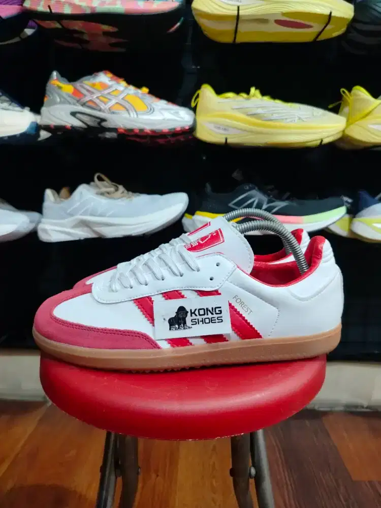 SEPATU NFC X ADI SMBA FOREST STYLE WHITE RED 40 2/3