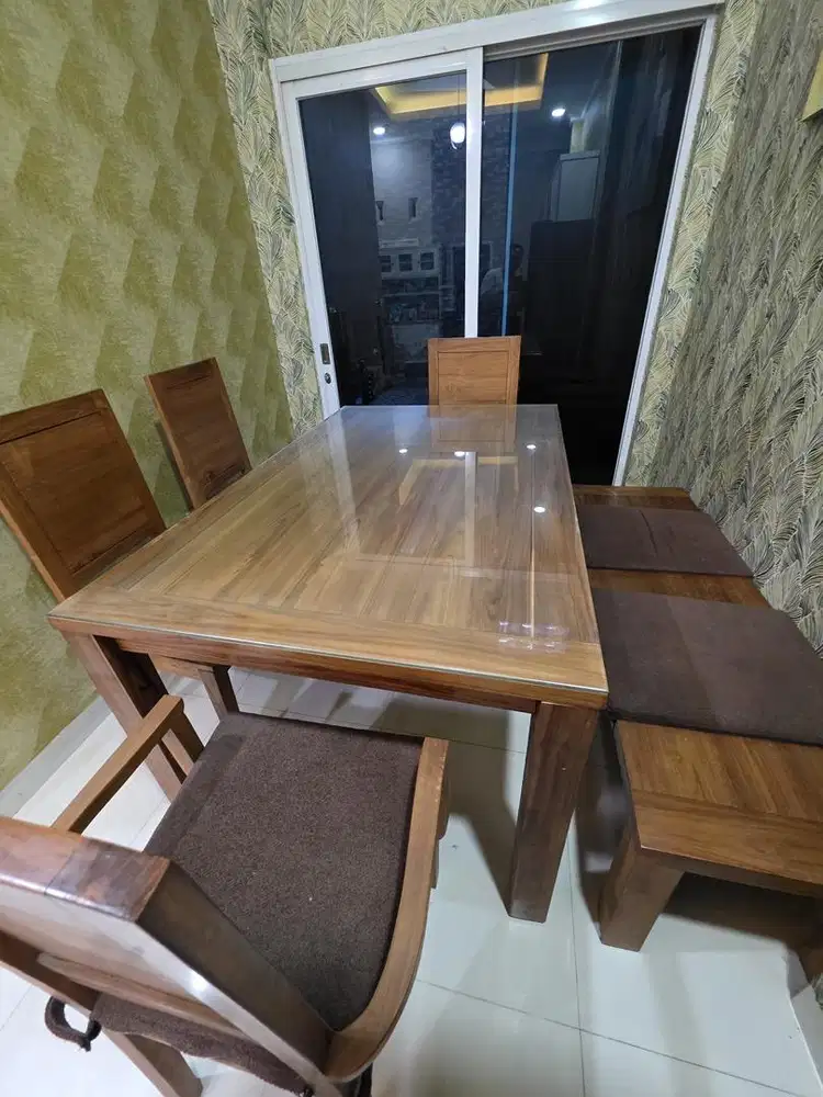 Meja makan kayu jati