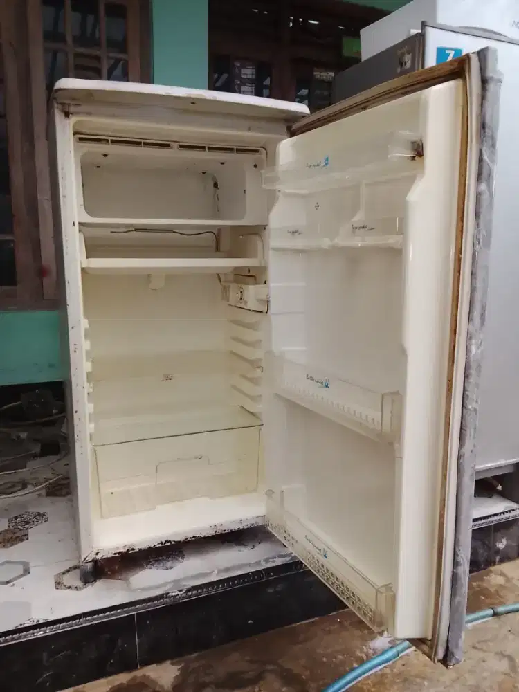 Kulkas toshiba original