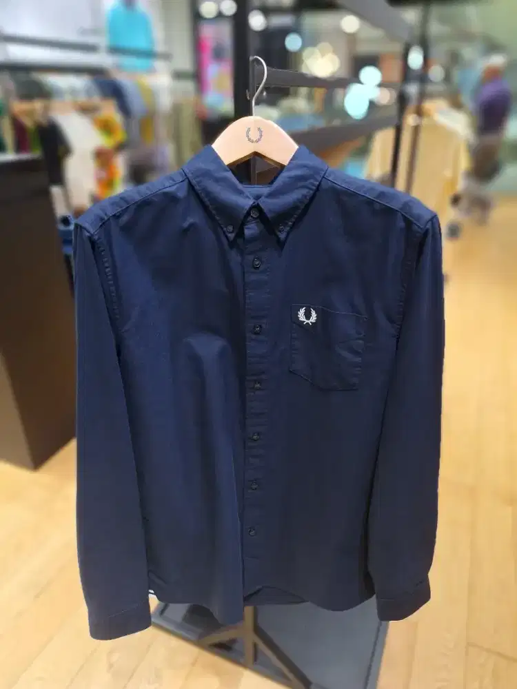 Kemeja Fred Perry Ukuran M Navy