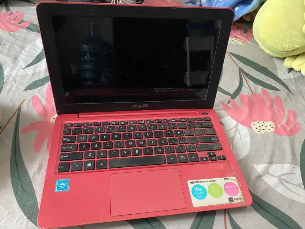 Laptop-Notebook ASUS E202S – Kondisi Terawat, Pemakaian Pribadi