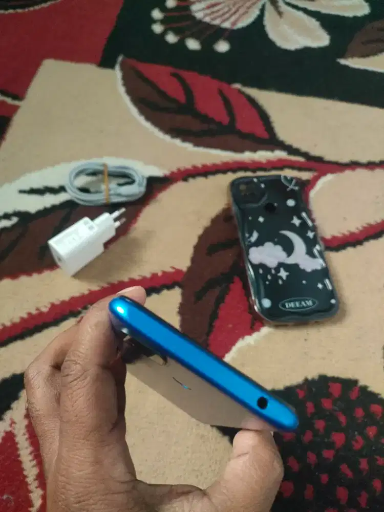 Jual Xiaomi Redmi 9c Ram 3/32 hp charger no monus 95% mulus.