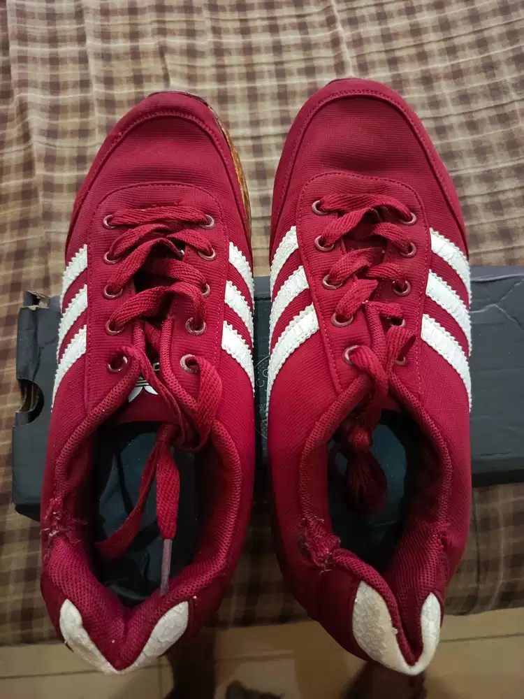 Sepatu Merk Adidas