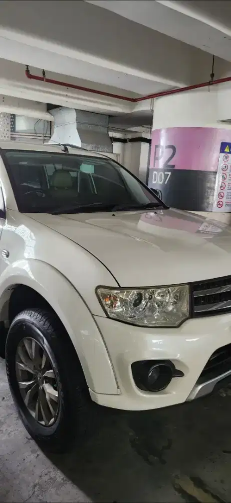 Jual mobil pajero putih