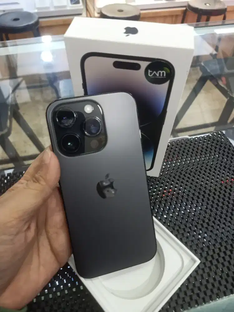 Second IPhone 14 pro 256GB Black Ex Garansi Resmi