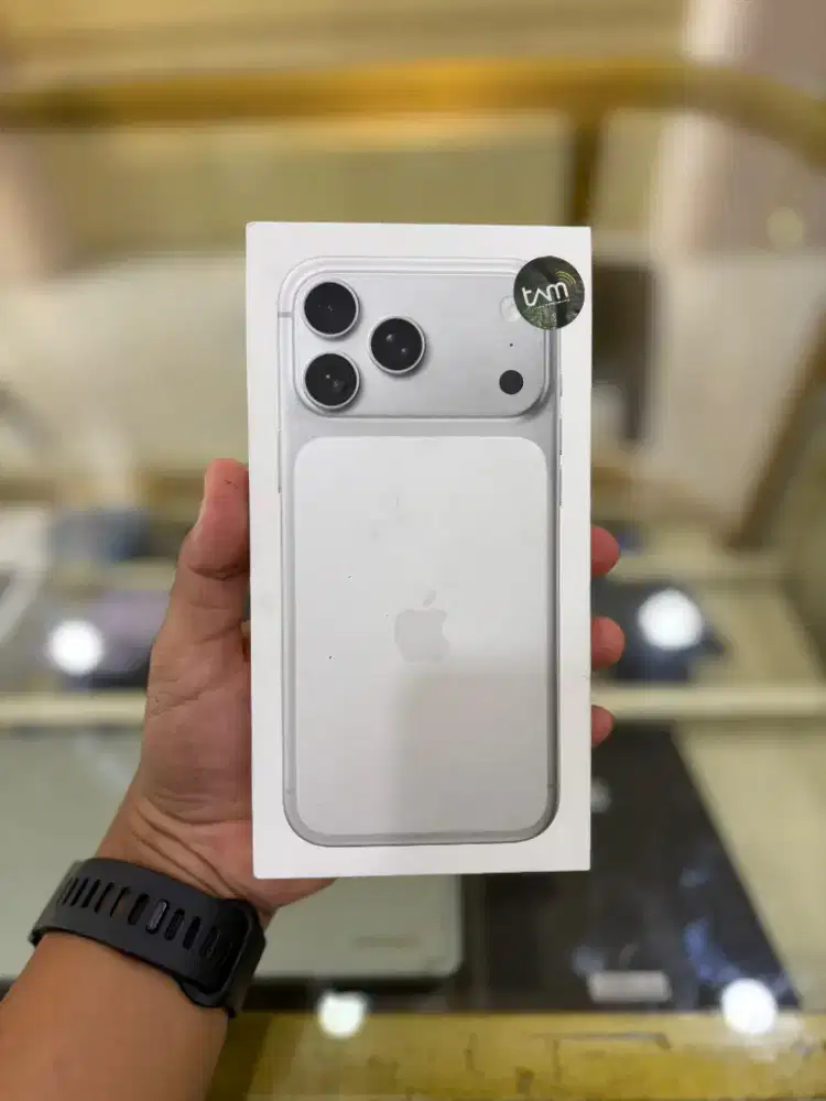 Iphone 17 Promax Silver Segel. Hp Toko