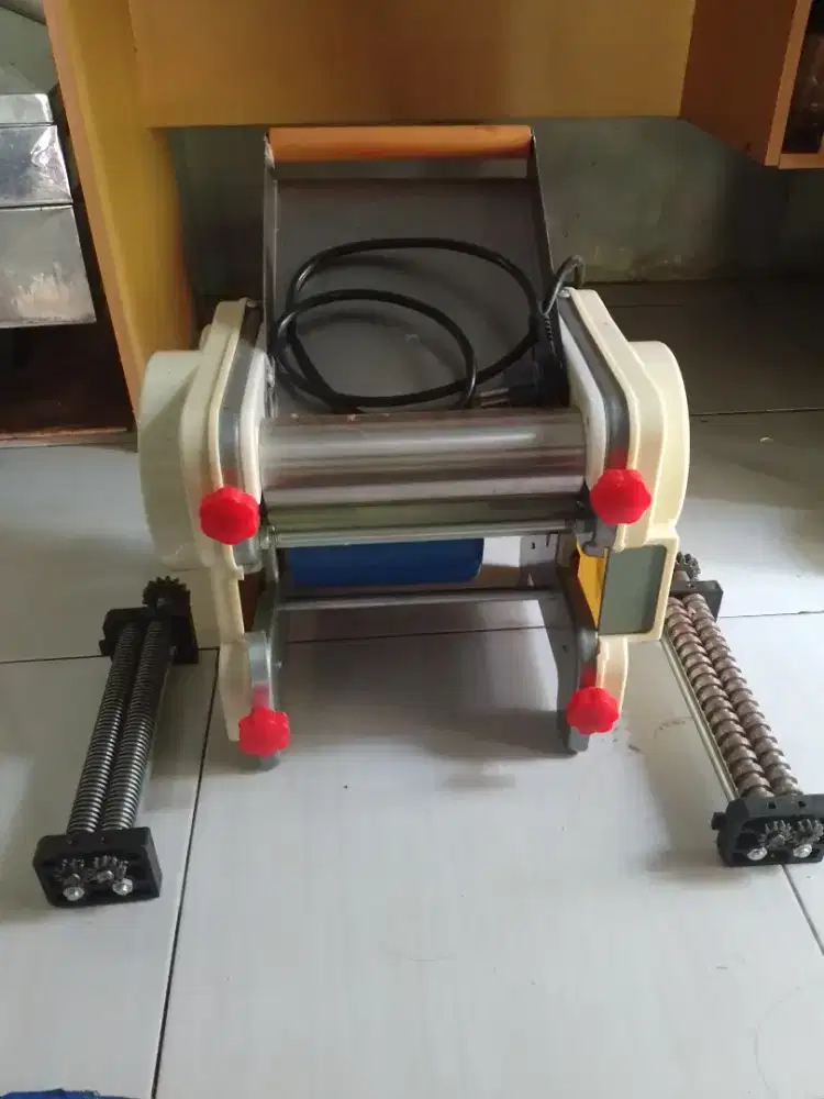 Alat pemipih adonan merk willman model djj 200