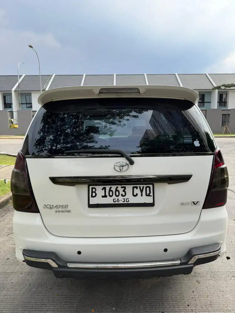 innova V at matic 2012 putih bensin km low