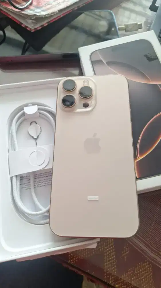 Iphone 16 promax 1tb garansi on sampai april 2026