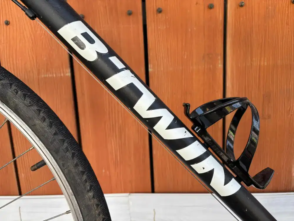 Sepeda Btwin Riverside 100 Hybrid